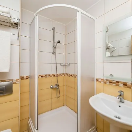 Lowe Ξενοδοχείο